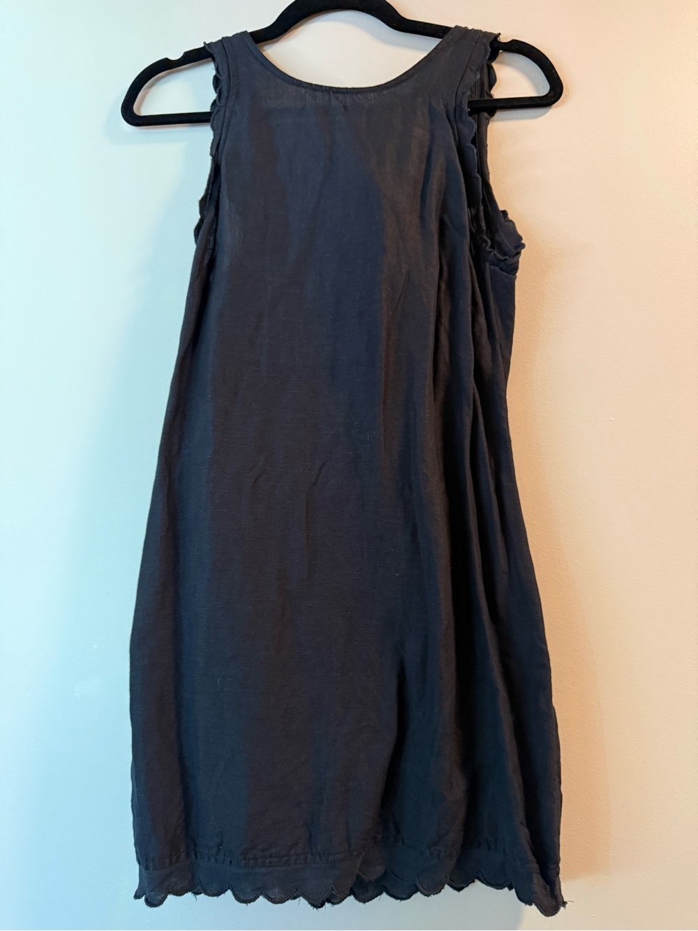 Anthropologie Black Scallop-Edge Sleeveless Shift Open Back Dress Size XS - Picture 3 of 5